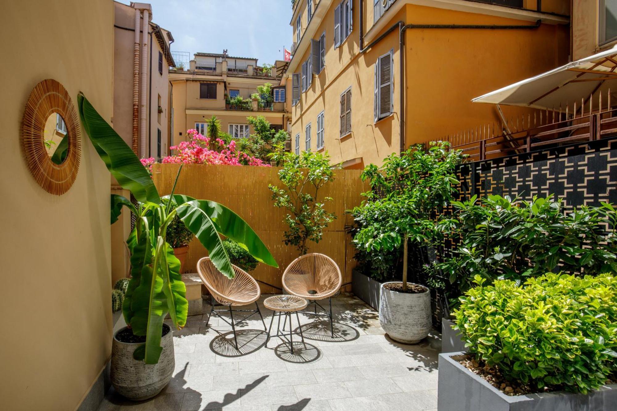 Condotti Palace — Photos 1